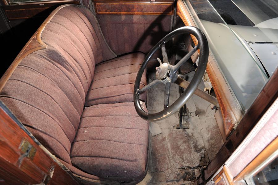  Hotchkiss AM Saloon 1923 года  (фото 9 из 11)